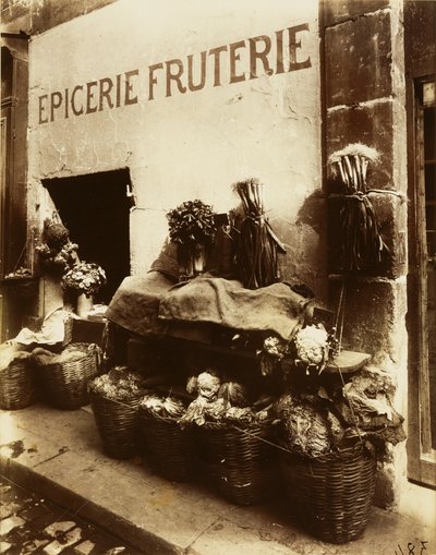 Ruoka- ja hedelmäkauppa tekijältä Eugène Atget