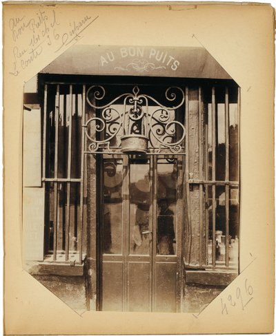 Sivu albumilta "Documents for the History of Old Paris", n.1910 tekijältä Eugène Atget
