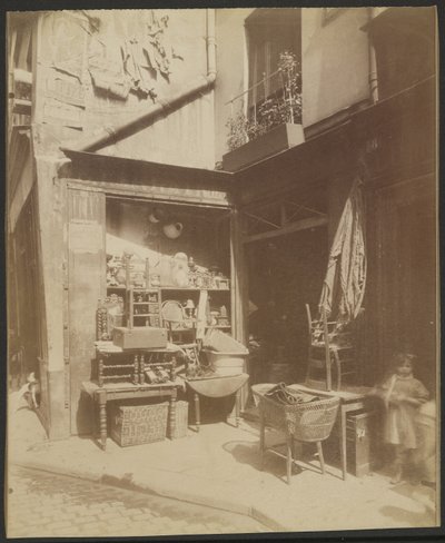 Brokanteur, Un Coin de la Rue Beaubourg, 8 (4) tekijältä Eugène Atget