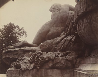 Saint-Cloud tekijältä Eugène Atget