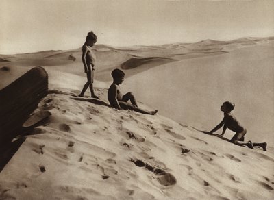 Saharan lapset (s/w-kuva) tekijältä European Photographer