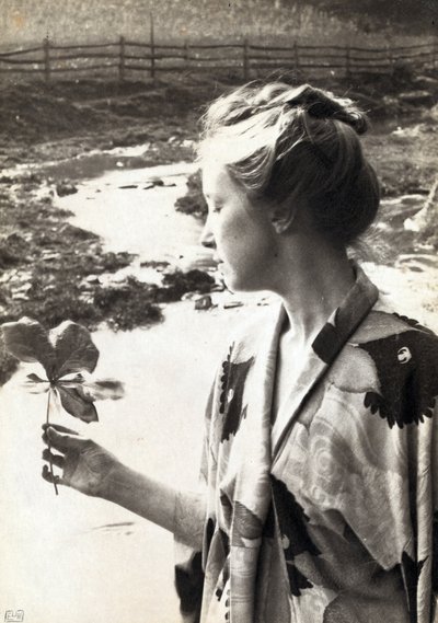 Toukokuun omenalehti tekijältä Eva Lawrence Watson Schutze