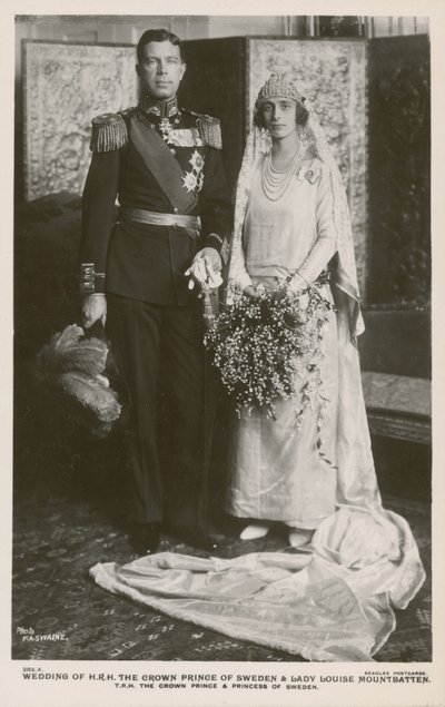 Ruotsin kruununprinssi Gustaf Adolfin ja lady Louise Mountbattenin häät 1923 tekijältä F.A Swaine