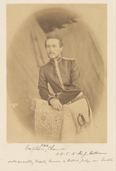 Kapteeni F.E.A. Chamier, A.D.C. Sir J. Outramille, myöhemmin varakomissaari ja Oudhin piirituomari tekijältä Felice Beato