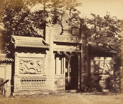 Hautakammion ulkopuoli lähellä Pekiniä lokakuussa 1860 tekijältä Felice Beato