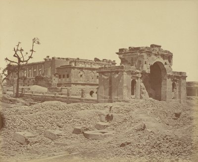 Portti ja juhlasali, Lucknow tekijältä Felice Beato