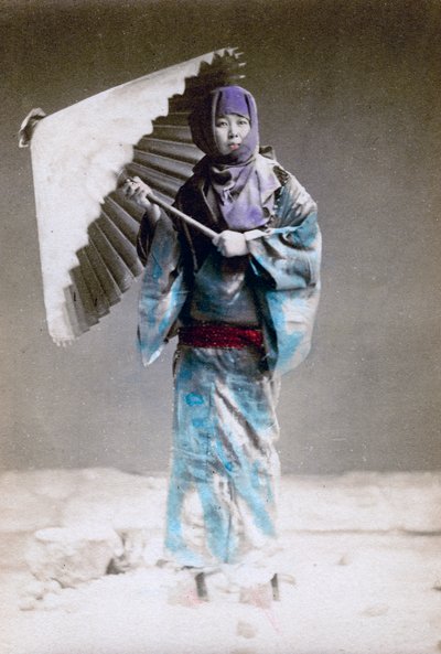 Museme, nainen talviasussa, Japani, 1882 tekijältä Felice Beato