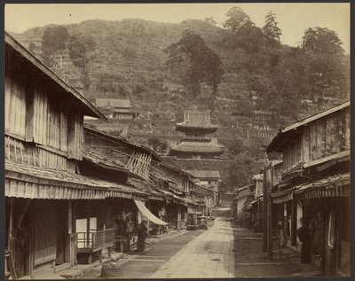 Temple Street, Native Town, Nagasaki tekijältä Felice Beato