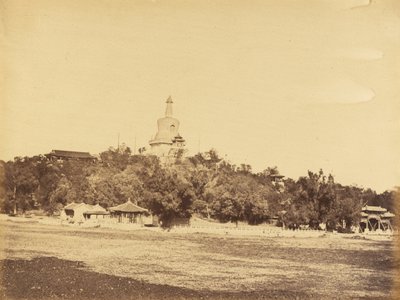 Suuri pagodi keisarillisessa Talvipuutarhapalatsissa, 29. lokakuuta 1860. tekijältä Felice Beato