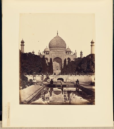 Taj Mahal ja suihkulähteet tekijältä Felice Beato
