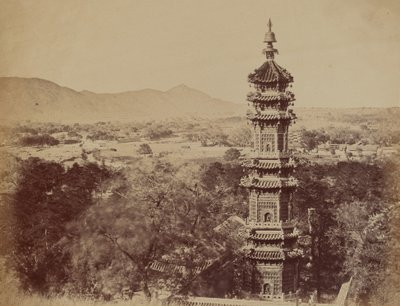 Näkymä kesäpalatsista Yuen Min Yuen, Pekin, Näytetään pagodi..., lokakuu 1860, 1860. tekijältä Felice Beato