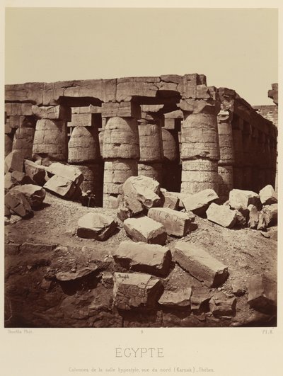 Hypostyylihalli pylväineen pohjoisesta nähtynä. [Karnak, Theba] tekijältä Félix Bonfils