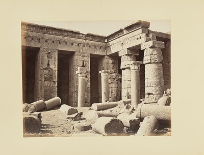 Medinet Habu, 2. piha, Thutmosis I:n pylväskäytävä (Egypti) tekijältä Félix Bonfils