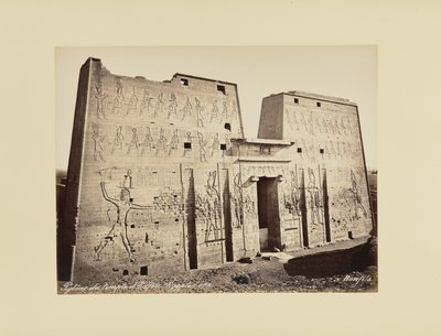 Edfun temppelin pyloni (Egypti) tekijältä Félix Bonfils