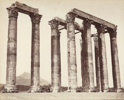 Olympeion tai Olympolaisen Zeuksen temppeli Akropolis-kunnassa, Ateenassa tekijältä Félix Bonfils