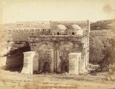 Näkymä Golden Gaten sisäpuolelta Jerusalemissa tekijältä Félix Bonfils