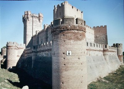 Näkymä Castillo de la Motalle, joka rakennettiin Juan II:lle vuonna 1440 tekijältä Fernando de Carreno