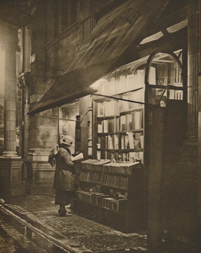"Märkä talvi-ilta ja kirjan ystävä Bloomsburyssa", n. 1935. tekijältä Fincham