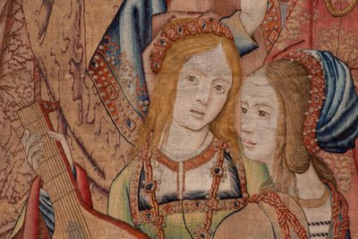 Flanderin kuvakudos. Sarja Daavidin ja Batseban historia. Profeetta Nathan tuomitsee kuningas Daavidin (El profeta Natán reprende a David). Sarjan kolmas paneeli. Nimetön malli. Valmistus tuntematon, Bryssel. 1505. Kangas Kulta, silkki ja villa. tekijältä Flemish School