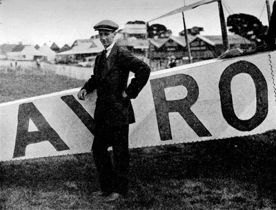 Aerial Derby: Avron lentäjä, herra FP Raynham, 1913 1934. tekijältä Flight Photo