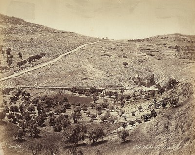 Panoraamanäkymä Cedronin tai Josafatin laaksoon Jerusalemin laitamilla tekijältä Félix Bonfils
