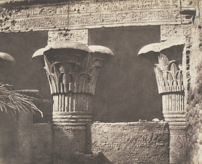 Esneh Latopolis, Sandy Construction - Architrave, Shafts and Capitals, 1851-52. tekijältä Félix Teynard
