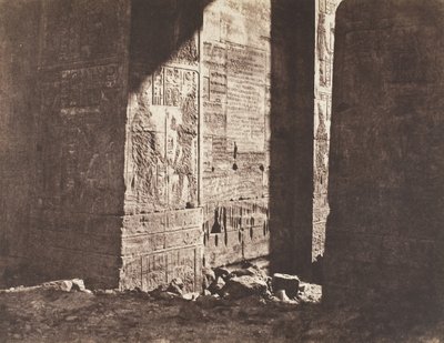Fileh Philæn saari, ensimmäinen pylväs, ranskankielinen kaiverrus Ori..., 1851-52. tekijältä Félix Teynard