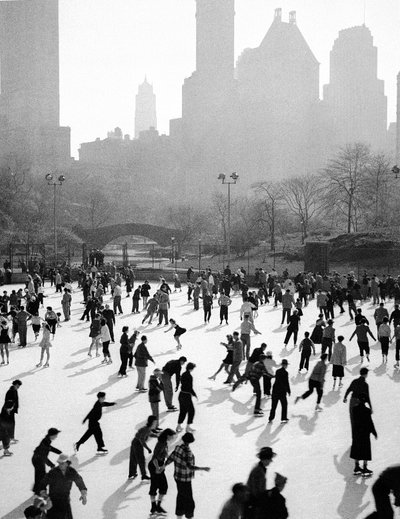 Luistelu New Yorkissa tekijältä Fosco Maraini