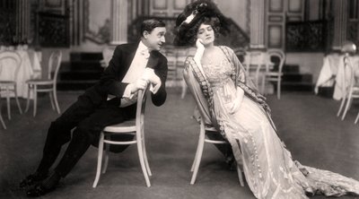 Lily Elsie ja Joseph Coyne elokuvassa The Merry Widow, 1907. tekijältä Foulsham and Banfield