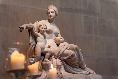 Latona Apollon ja Artemiksen kanssa (marmori) tekijältä Francesco Pozzi