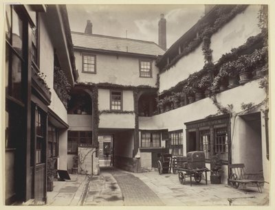 Gloucester, Courtyard of New Inn, 186094. tekijältä Francis Bedford