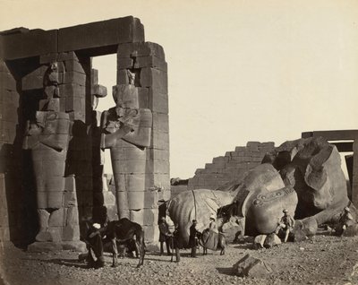 Pudonnut patsas Ramesseumissa, Thebes tekijältä Francis Frith