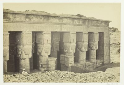 Denderan temppelin portico, 1857. tekijältä Francis Frith