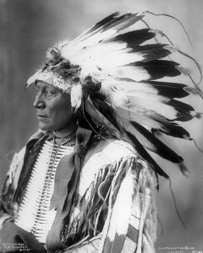 Päällikkö Hollow Horn Bear, sioux, 1898 tekijältä Frank Albert Rinehart