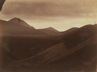 Tumma maisema kukkuloilla, n. 1857. tekijältä Frank Chauvassaignes