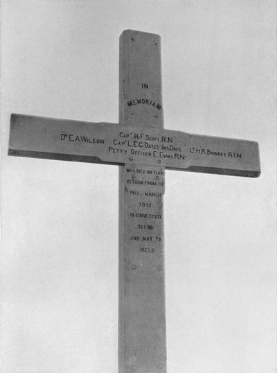 Eteläpuolueen muistoristi pystytetty Observation Hillille, 1913 tekijältä Frank Debenham