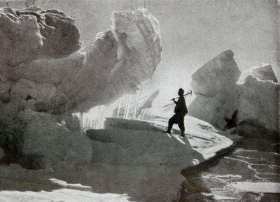 Pressure Ice Blocks Near Discovery Bluff, c1911, 1913 tekijältä Frank Debenham