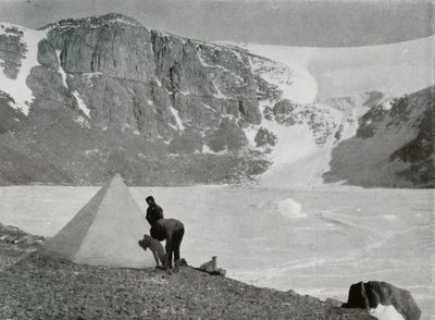 The Devils Punch Bowl, tyhjä Cwm Granite Harbourin lounaiskulmassa, 1912, 1913 tekijältä Frank Debenham