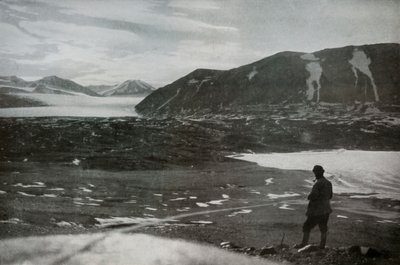 The Mouth of Dry Valley, näyttää Commonwealth Glacier, 1912, 1913. tekijältä Frank Debenham