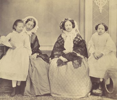 Elise Höusermann, Hermine, Marie ja Marie Antoine, 1850-60-luvut. tekijältä Franz Antoine