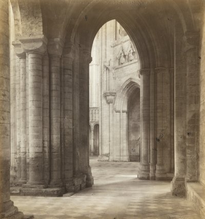 Elyn katedraali: Ely Cathedral: Myöhäinen iltapäivä Transeptsin poikki tekijältä Frederick H. Evans