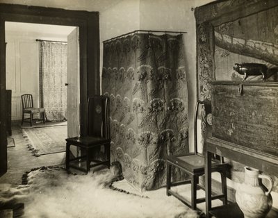 Kelmscottin kartano: kulku rinnakkaishuoneeseen tekijältä Frederick H. Evans