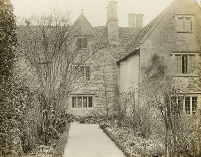 Kelmscottin kartano: Puutarhan julkisivu tekijältä Frederick H. Evans