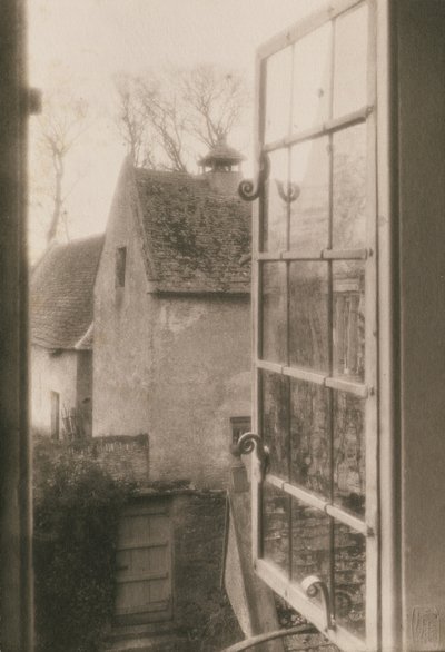Kelmscottin kartanon ikkunasta, 1896 (platinaprintti) tekijältä Frederick Henry Evans