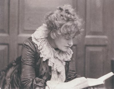 Muotokuva Ellen Terryn (1847-1928) lukemisesta, kirjoittanut Frederick Hollyer (1837-1933) (seepiakuva) tekijältä Frederick Hollyer