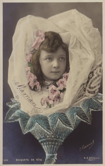 Nuori tyttö hunnussa kukkakimpun muodossa (sävytetty valokuvakollaasi) tekijältä French Photographer