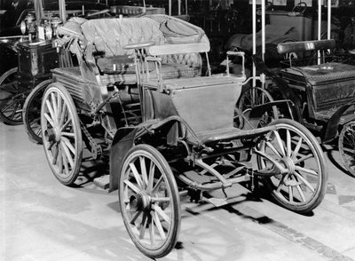 Benz auto, 1898 tekijältä French Photographer