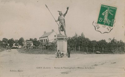 Gien (Loiret), Vercingetorixin patsas. Postikortti lähetetty 1913. tekijältä French Photographer