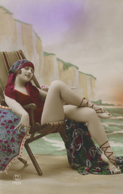 Tyttö kansituolissa (värikuva) tekijältä French Photographer