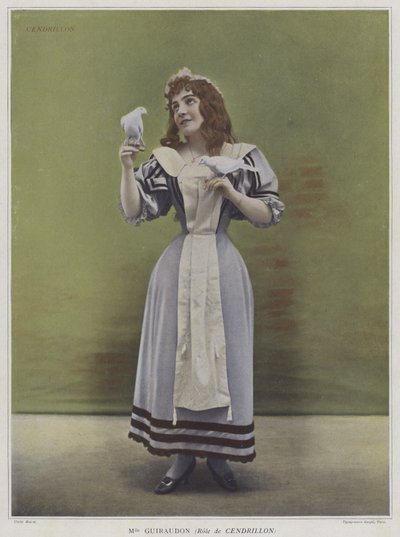 Julie Guiraudon nimiroolissa elokuvassa Cendrillon (Cinderella) (värillinen kuva) tekijältä French Photographer